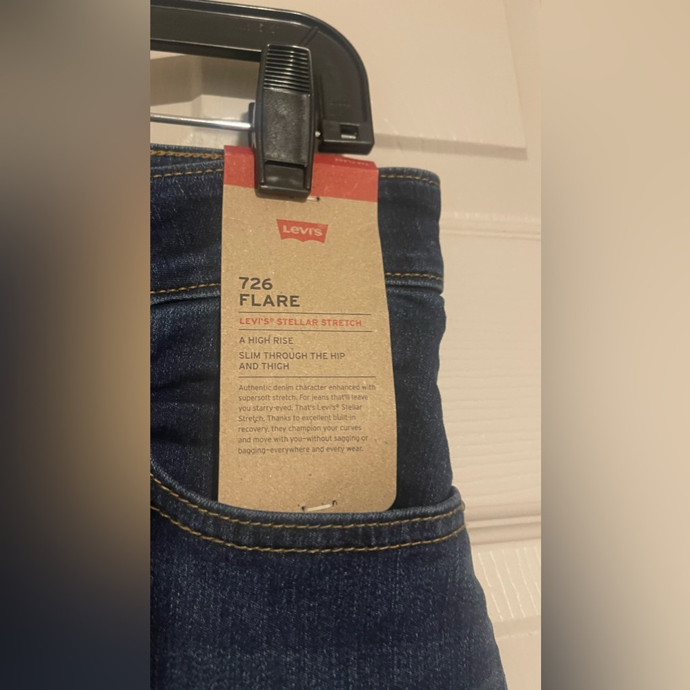 👖Levi’s 726 High Rise Flare Jeans Dark Wash NWT Size 29x30 - Picture 6 of 9